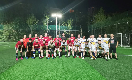 綠茵展風(fēng)采 激情寫芳華