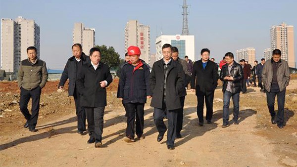 副市長(zhǎng)陳恢清慰問臨湖公路施工人員