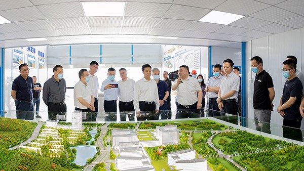 李摯調(diào)研督導(dǎo)市中心醫(yī)院項(xiàng)目建設(shè)