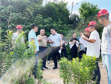 集團(tuán)調(diào)研督導(dǎo)趕山片區(qū)全民健身中心及配套設(shè)施項(xiàng)目建設(shè)工作