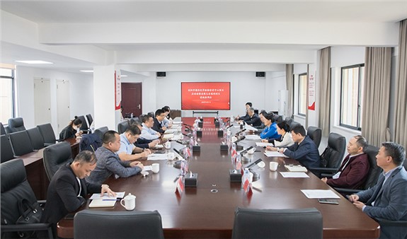 市精準(zhǔn)醫(yī)學(xué)檢驗(yàn)診療中心項(xiàng)目啟動(dòng)會(huì)暨岳商大會(huì)簽約項(xiàng)目落地協(xié)調(diào)會(huì)召開(kāi)